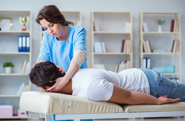 Chiropractor - How Do You Find The Right One? - simpleeducation